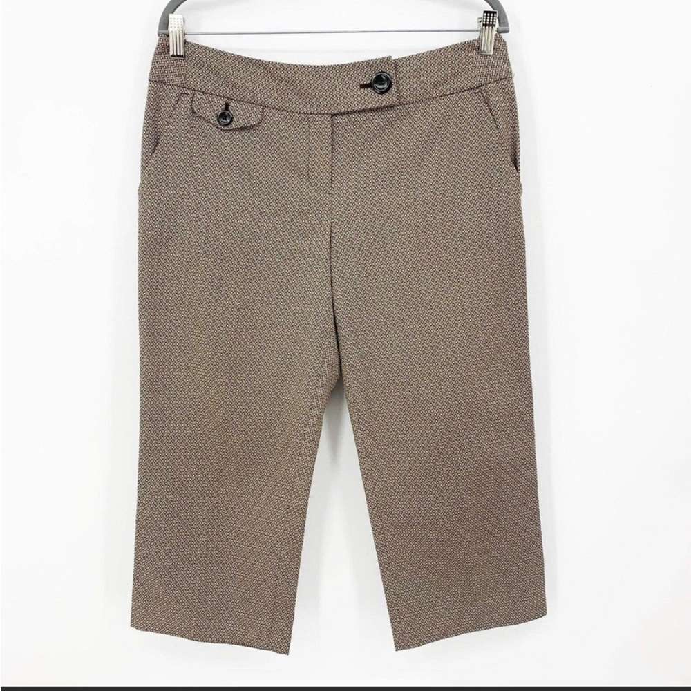 Ann Taylor Women’s- Lindsay Capri Pants. Size 0